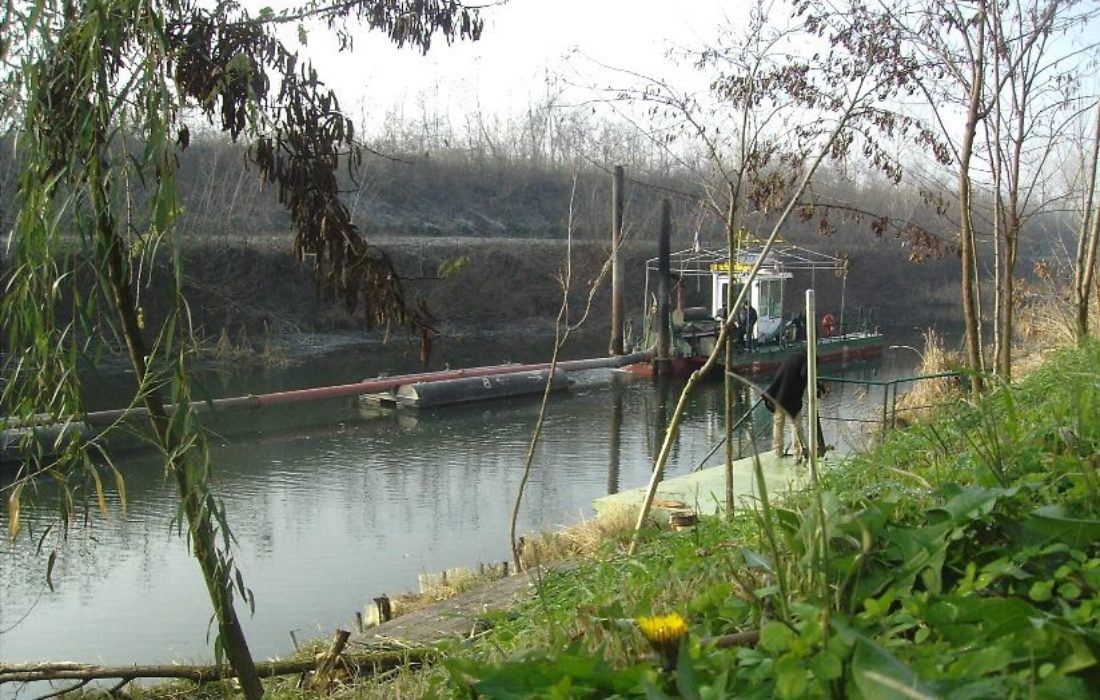 Iz kanala u Vojvodini izvađeno blizu 290 hiljada kubika mulja