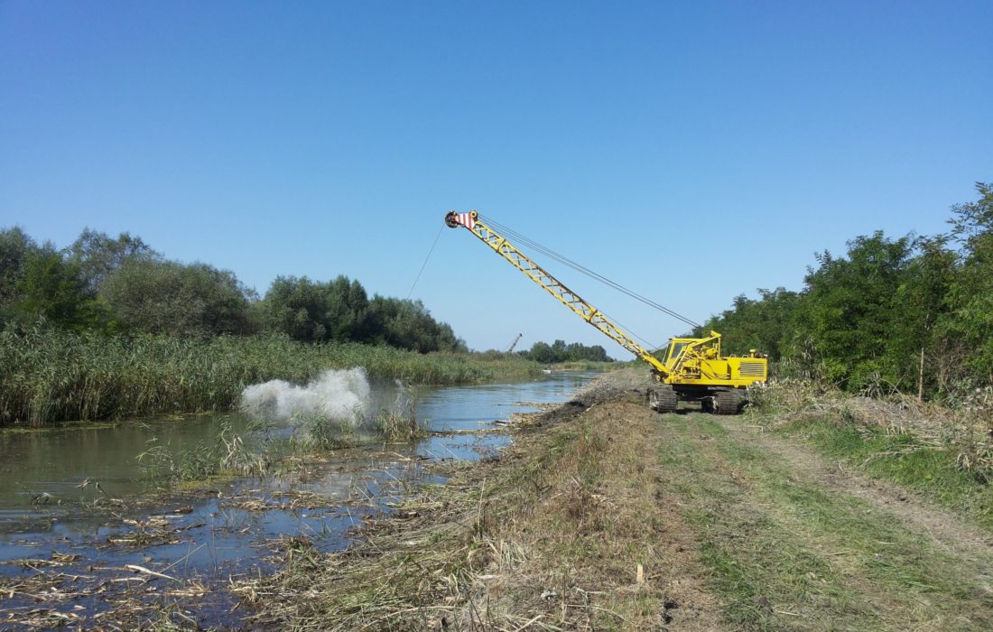U toku izmuljenje kanala Kosančić-Mali Stapar