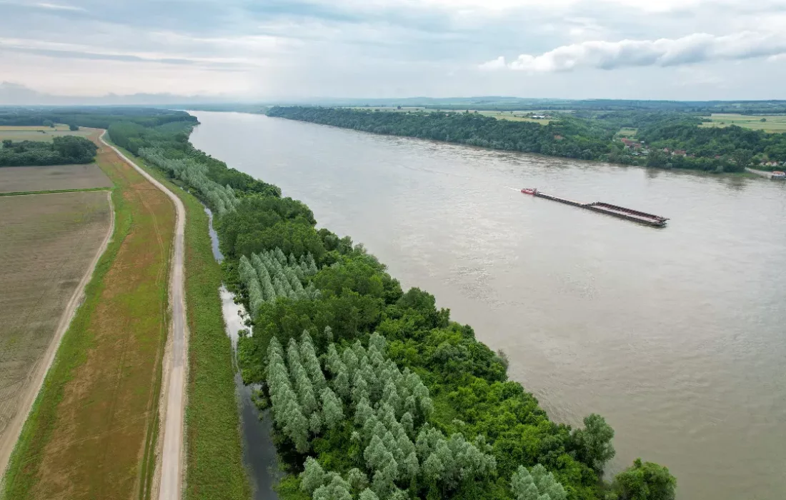 Završeni radovi na stabilizaciji krune nasipa na Dunavu u Bačkoj Palanci 